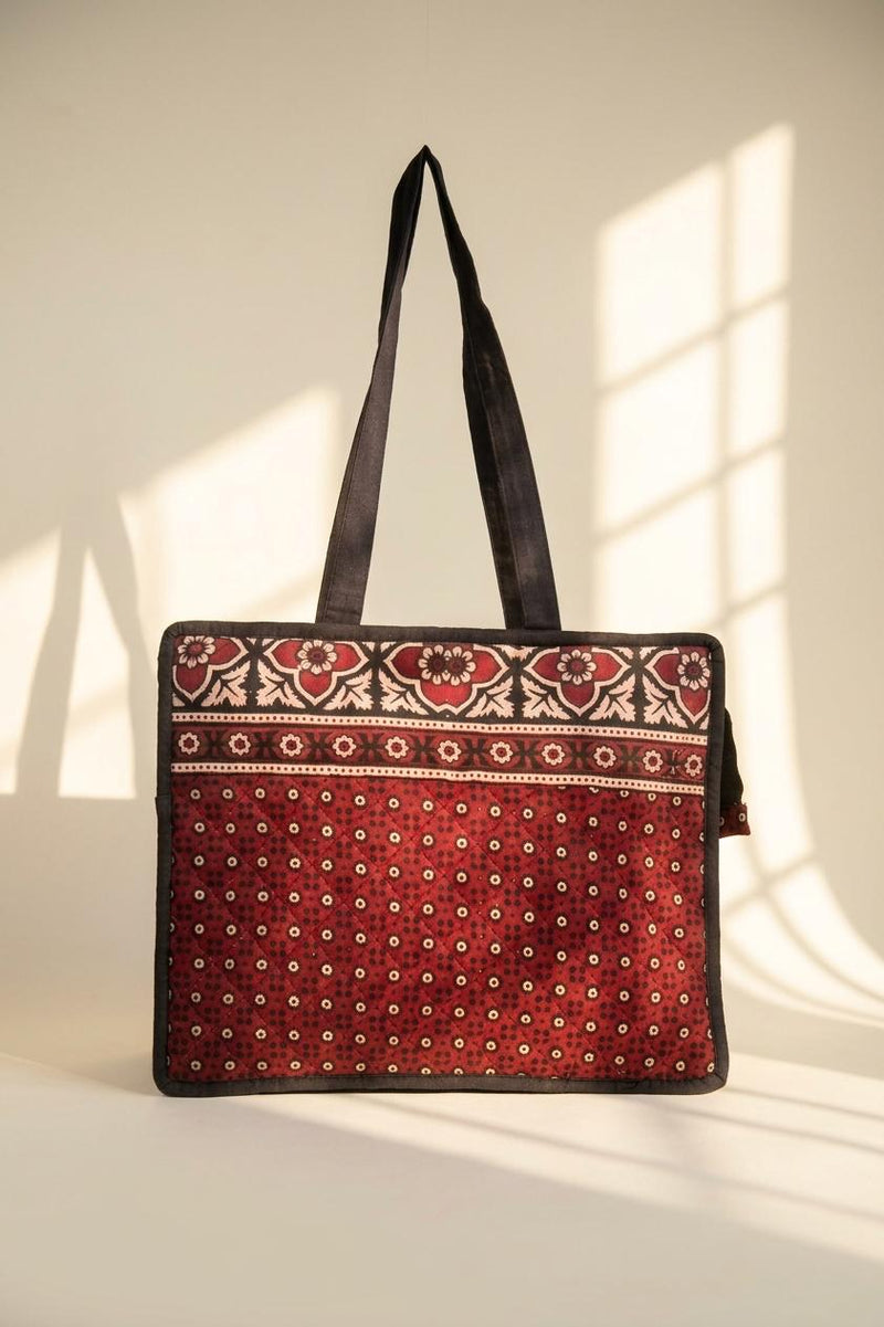 Ajrak shoulder tote